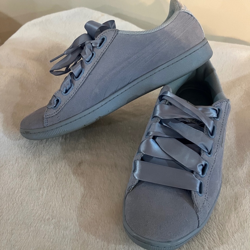 Puma Vikky Ribbon S sneakers in a light blue size 8.5
